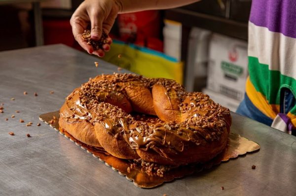 Praline Pecan King Cake with Caramel Glaze - Image 2