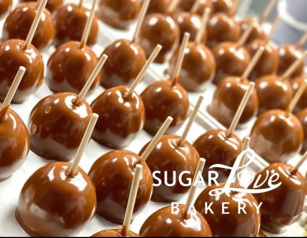 Caramel Apples - 1 Dozen