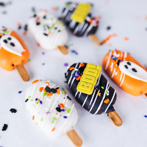 Classic Halloween Cakesicles - Image 3