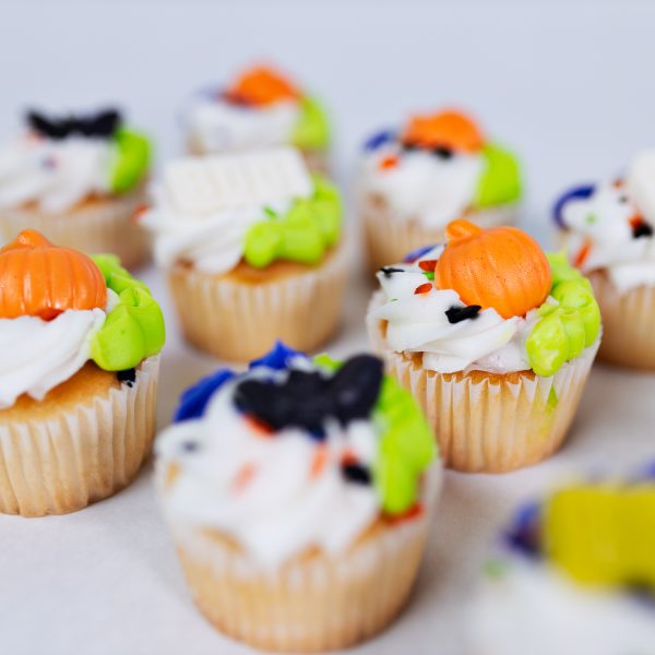 Classic Halloween Cupcakes - Image 3