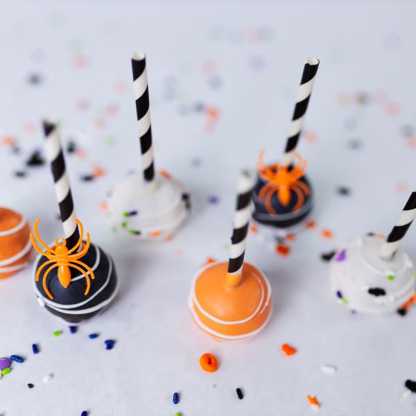 Classic Halloween Cake Pops - Image 4