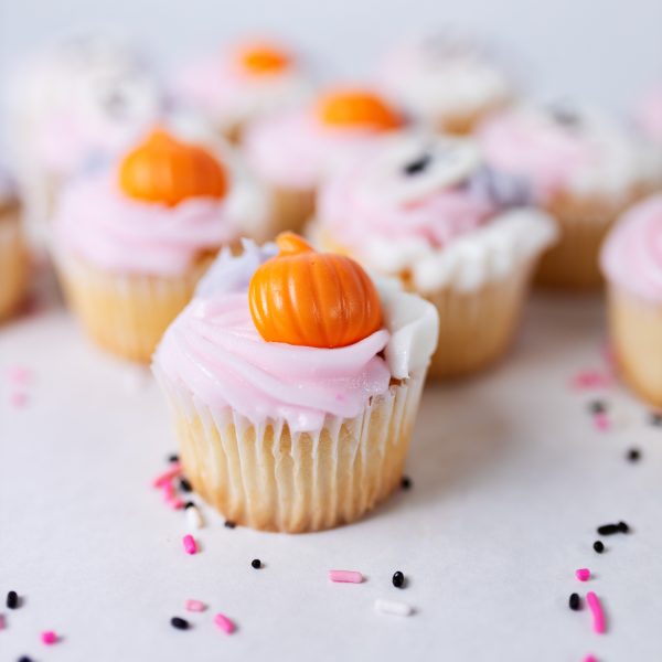 Cute Halloween Cupcakes - Image 3