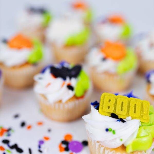 Classic Halloween Cupcakes - Image 6