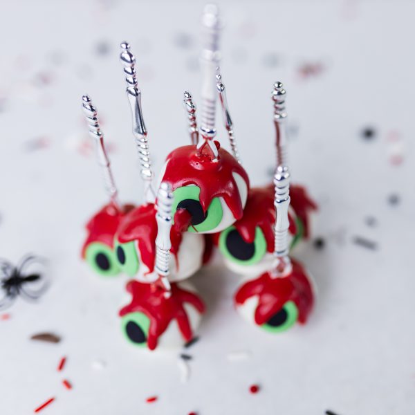Zombie Eyes Cake Pops - Image 5