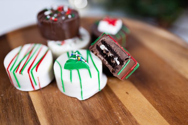 Christmas Chocolate Covered Oreos - Image 3
