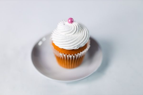 Raspberry Wedding Cake Cupcake - Image 4