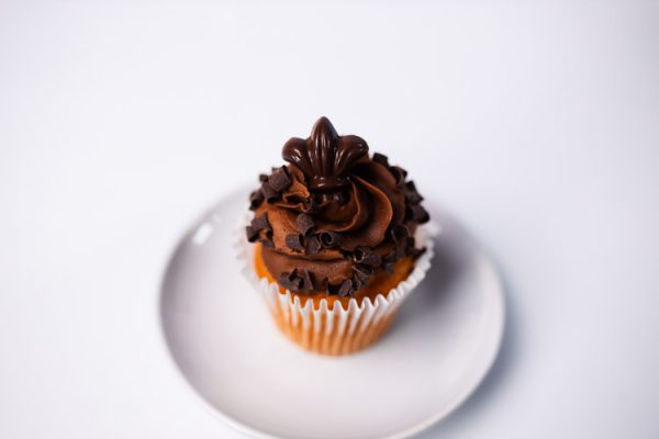 Black n Gold Cupcake - Image 2