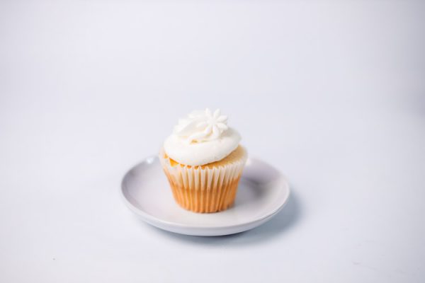 Wedding Cake Cupcake - Image 2