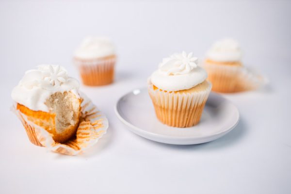 Wedding Cake Cupcake - Image 4