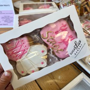 The World Is Your Stage Cookie Set